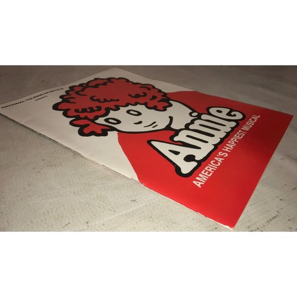 Vintage Program- National Touring Musicals Presents Annie - Picture 2 of 13